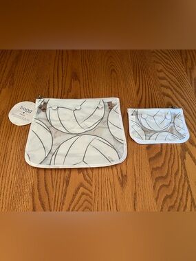 Bogg Decorative Inserts Set of
2 Travel Organizer Storage Pouches - Volleyball